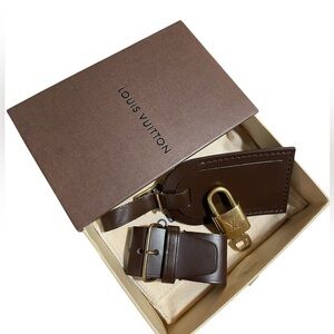 Louis Vuitton Luggage Tag, Poignet, Lock & Key